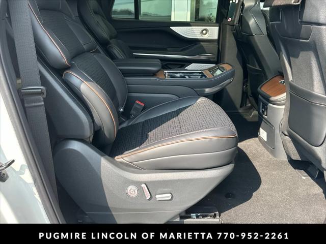 new 2025 Lincoln Navigator car, priced at $122,480
