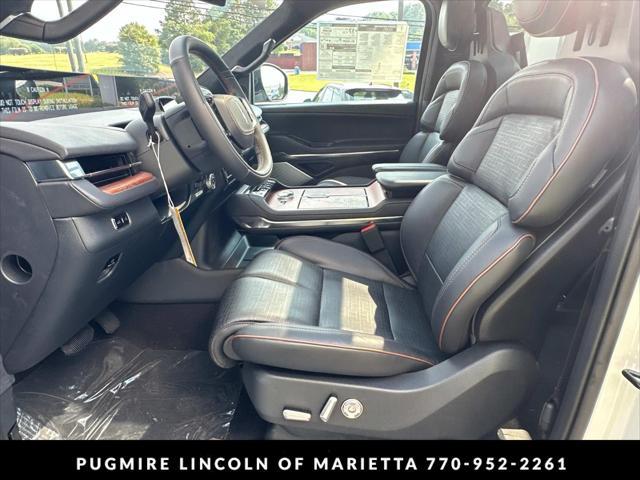 new 2025 Lincoln Navigator car, priced at $122,480