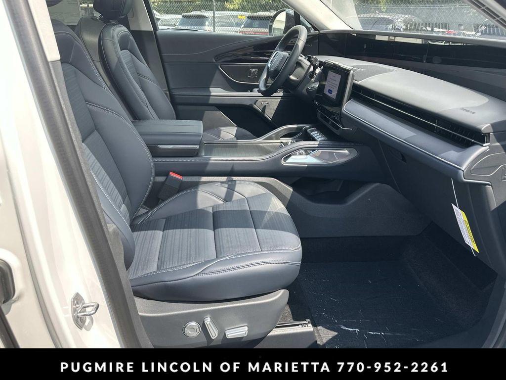 new 2025 Lincoln Nautilus car, priced at $62,804