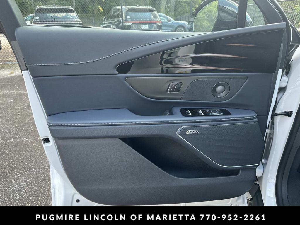 new 2025 Lincoln Nautilus car, priced at $62,804