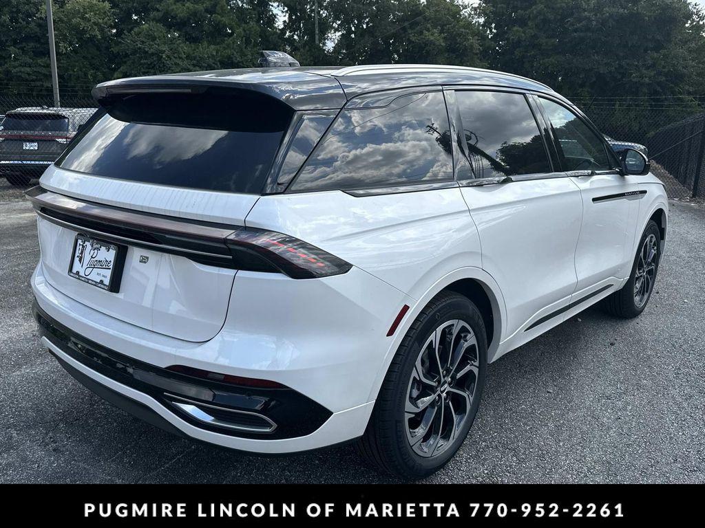 new 2025 Lincoln Nautilus car, priced at $62,804