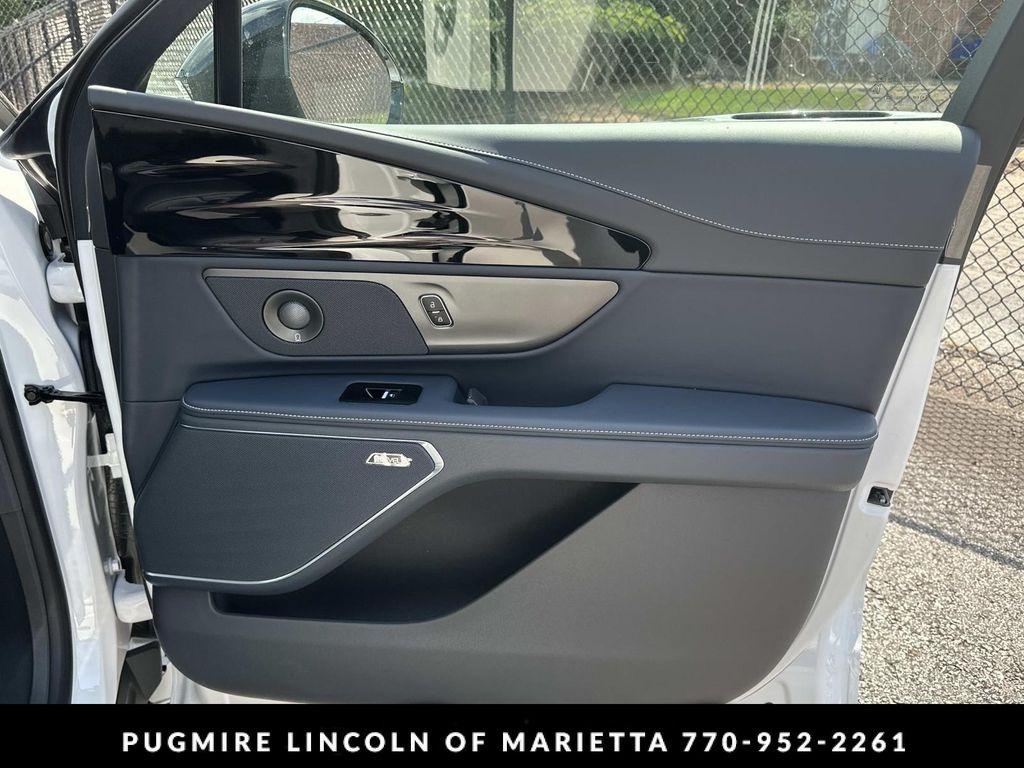 new 2025 Lincoln Nautilus car, priced at $62,804