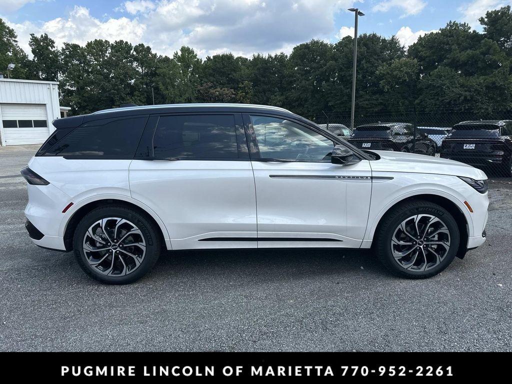 new 2025 Lincoln Nautilus car, priced at $62,804