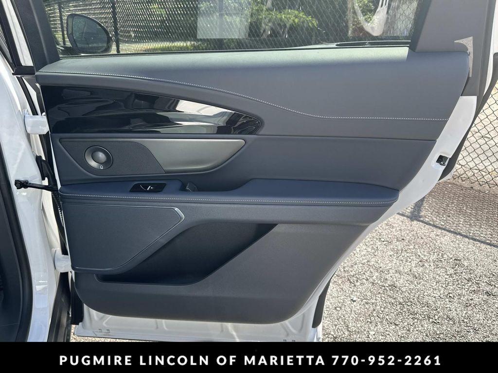 new 2025 Lincoln Nautilus car, priced at $62,804