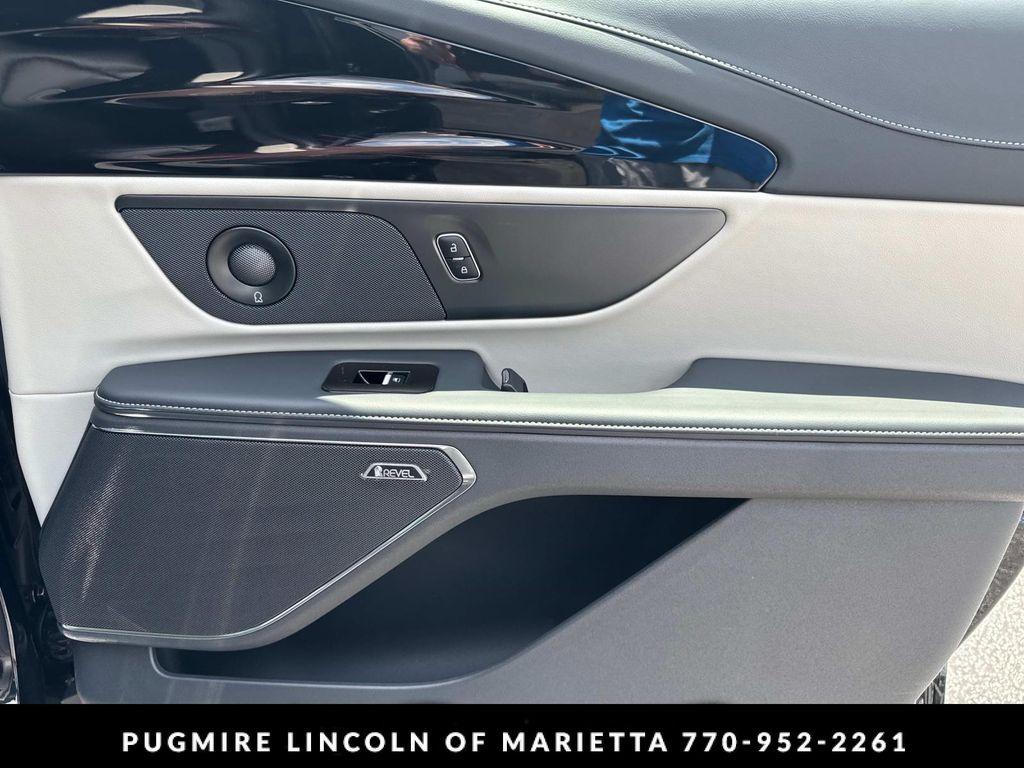 new 2025 Lincoln Nautilus car, priced at $59,616