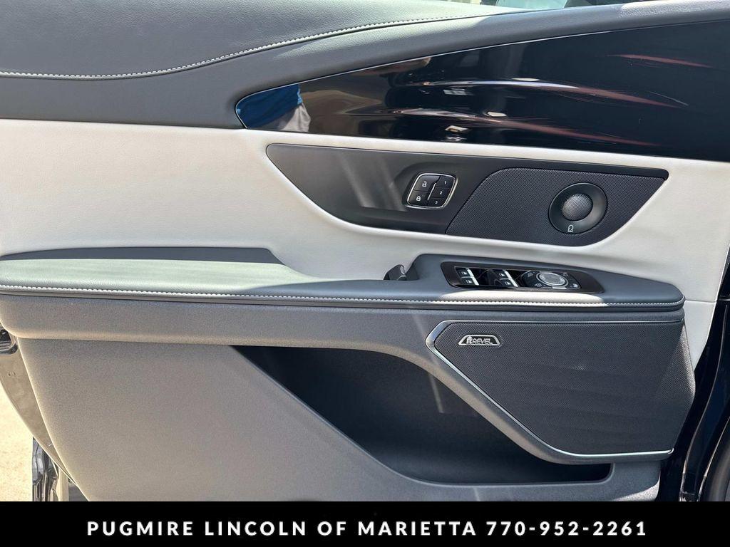 new 2025 Lincoln Nautilus car, priced at $59,616