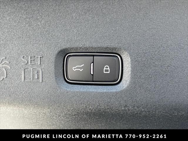 new 2025 Lincoln Navigator car, priced at $105,800