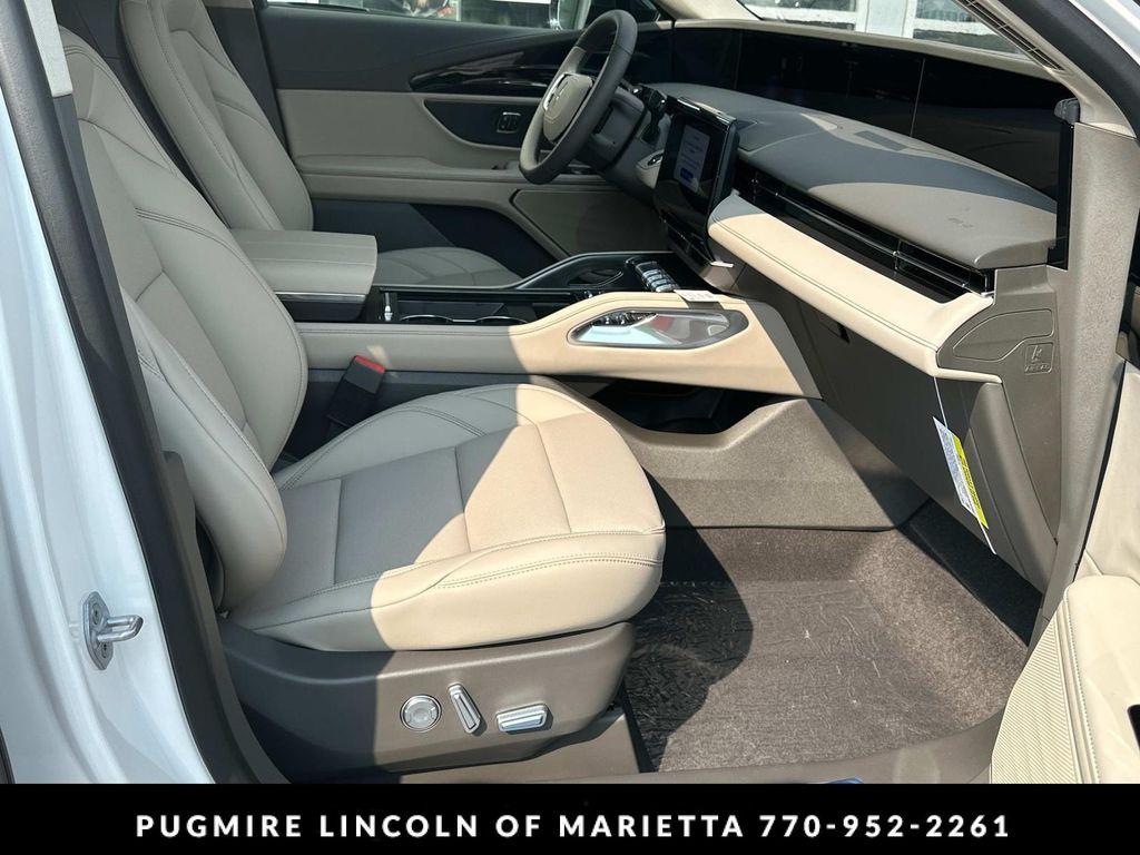 new 2025 Lincoln Nautilus car, priced at $53,266