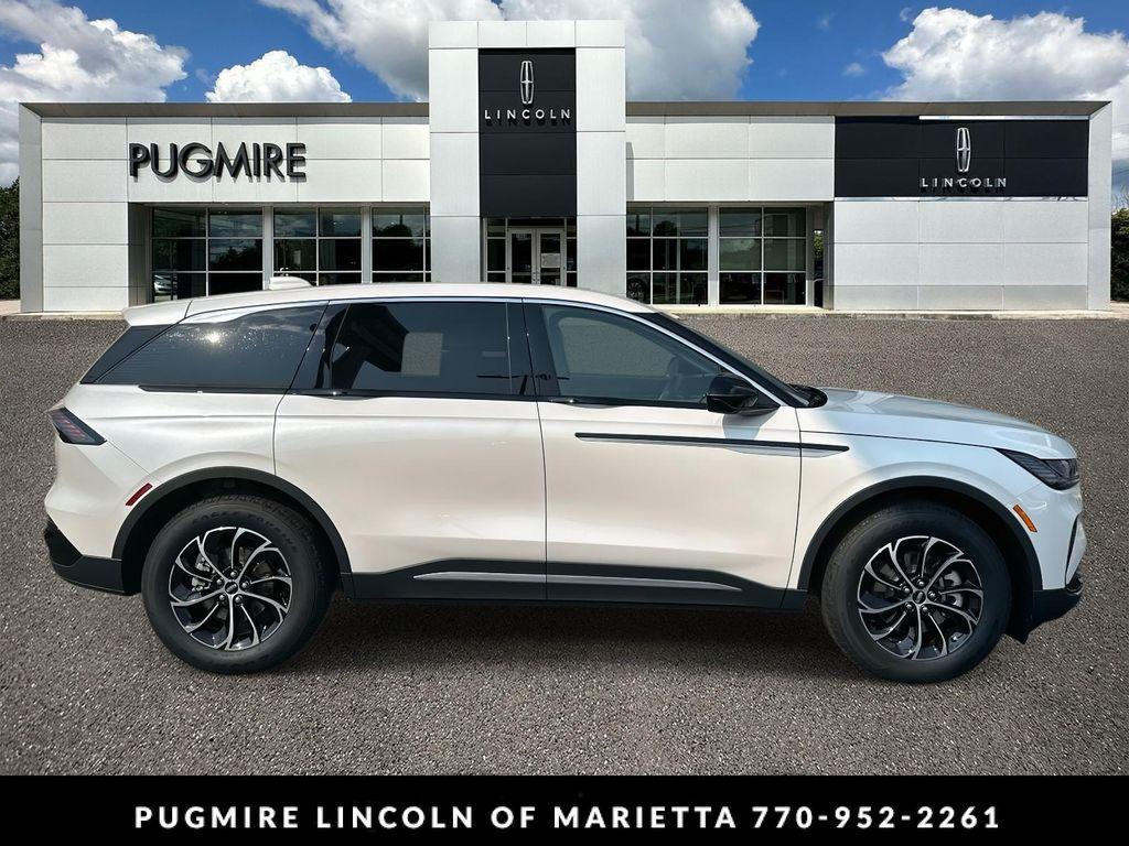 new 2025 Lincoln Nautilus car, priced at $53,266