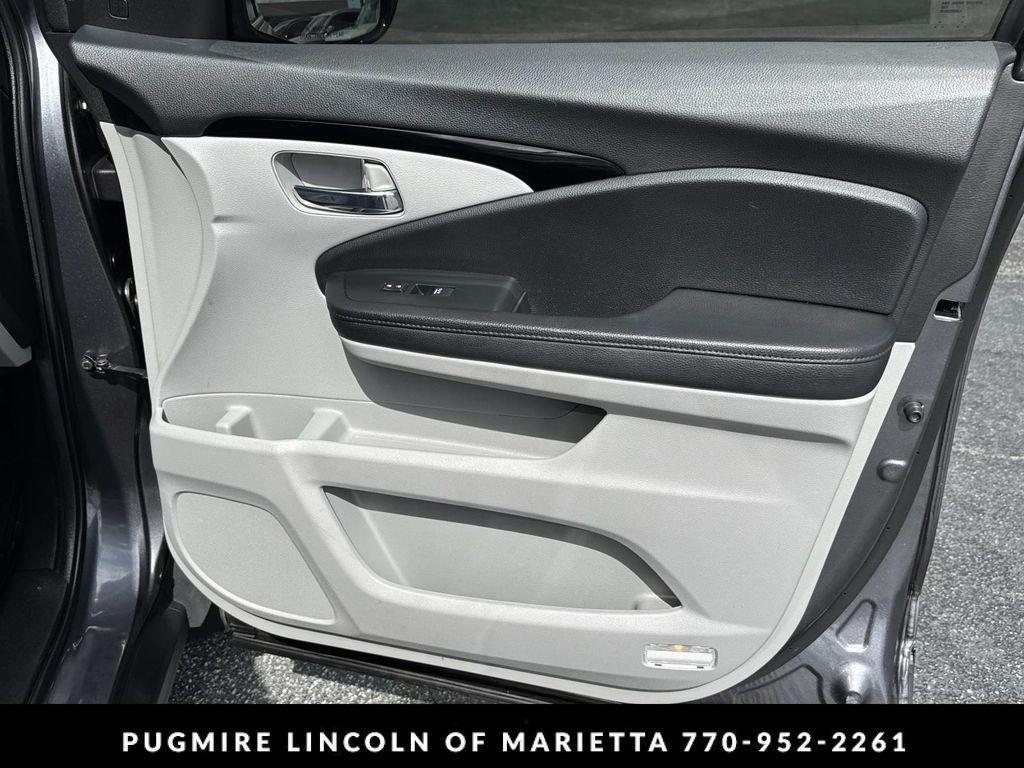 used 2022 Honda Pilot car, priced at $35,436