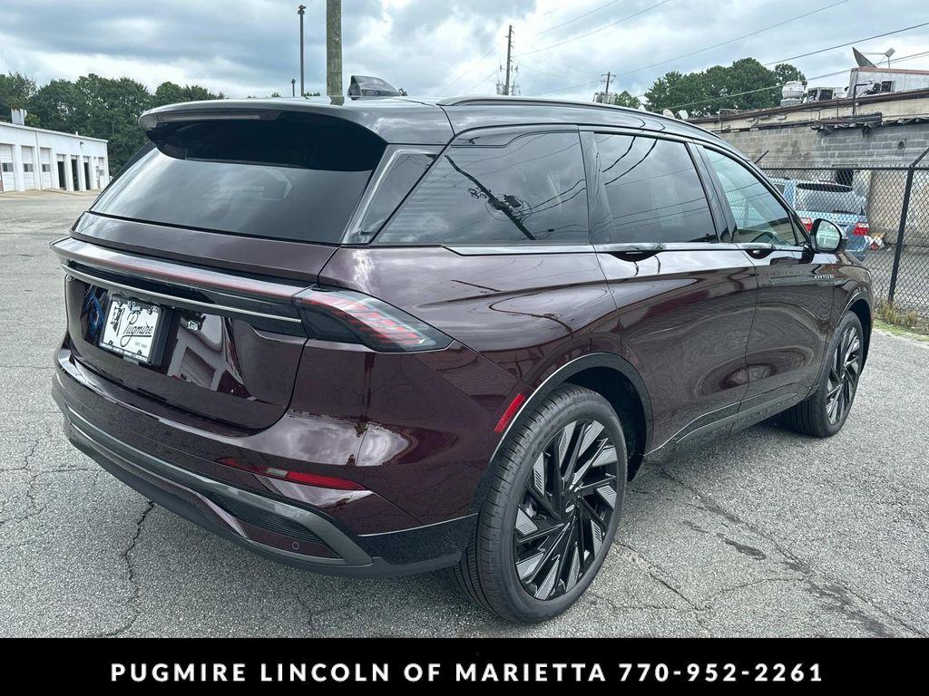 new 2025 Lincoln Nautilus car, priced at $68,920
