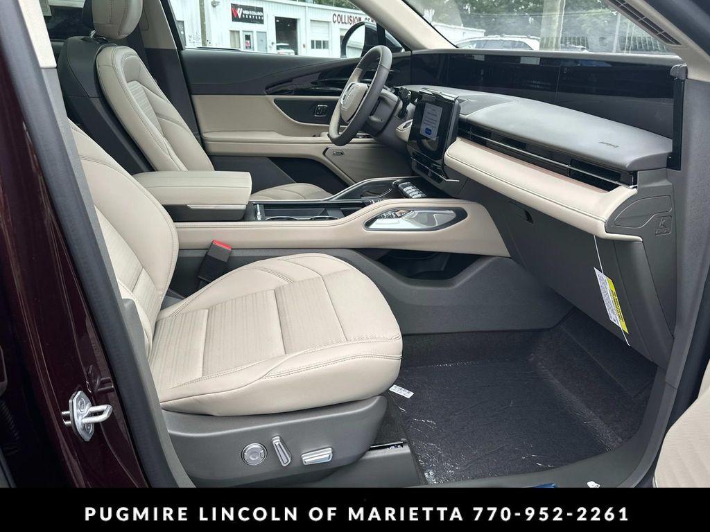 new 2025 Lincoln Nautilus car, priced at $68,920