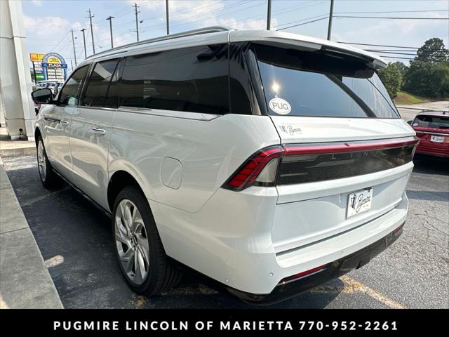 new 2025 Lincoln Navigator car, priced at $125,325