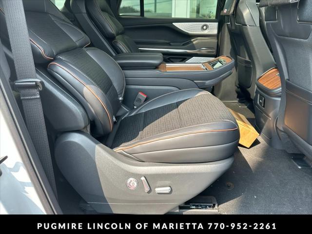 new 2025 Lincoln Navigator car, priced at $125,325