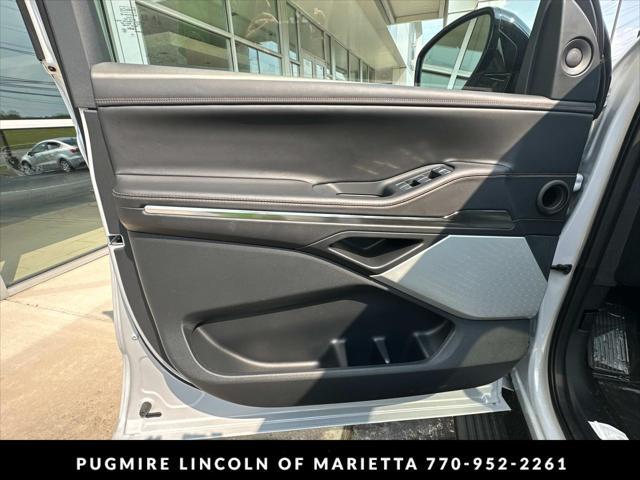 new 2025 Lincoln Navigator car, priced at $125,325