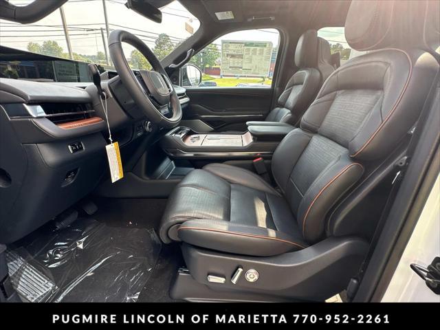 new 2025 Lincoln Navigator car, priced at $125,325