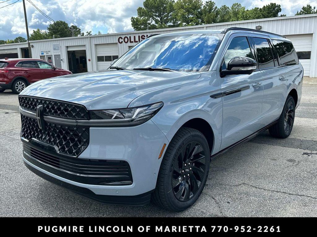 new 2025 Lincoln Navigator car, priced at $109,430