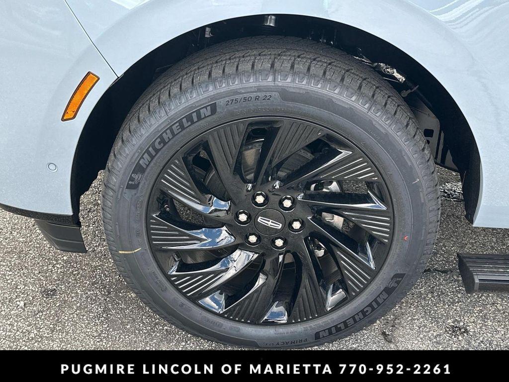 new 2025 Lincoln Navigator car, priced at $109,430
