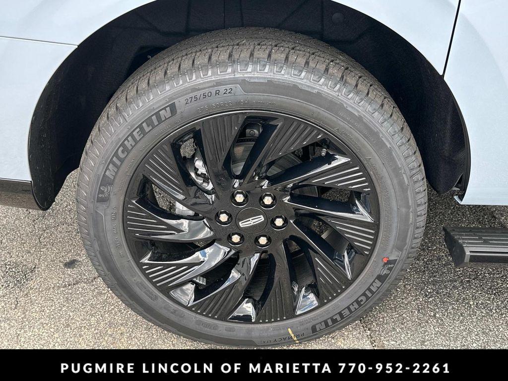 new 2025 Lincoln Navigator car, priced at $109,430