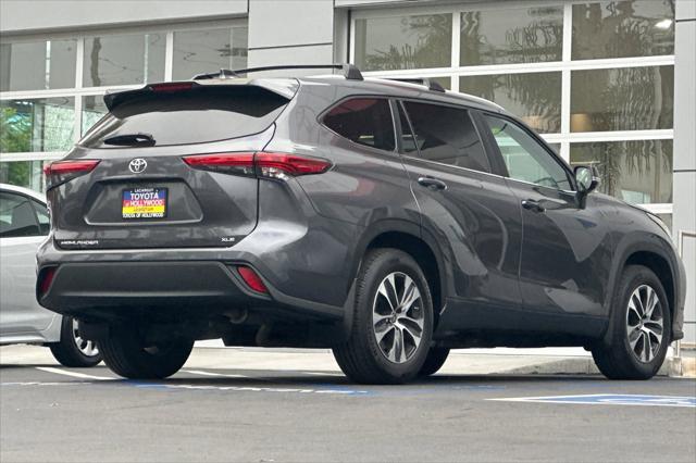 used 2023 Toyota Highlander car, priced at $34,995