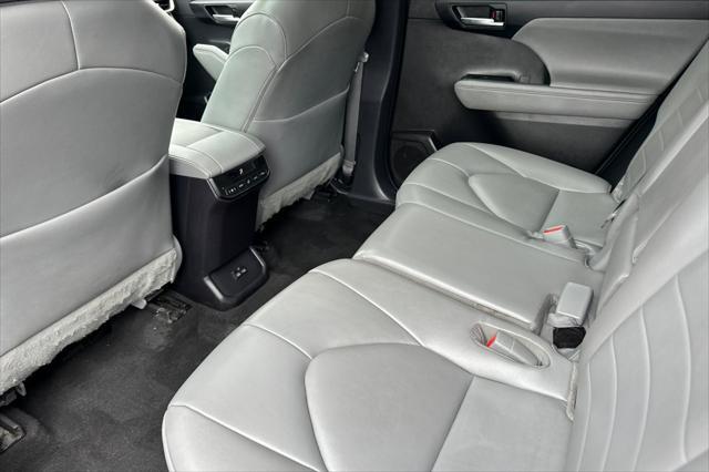 used 2023 Toyota Highlander car, priced at $34,995