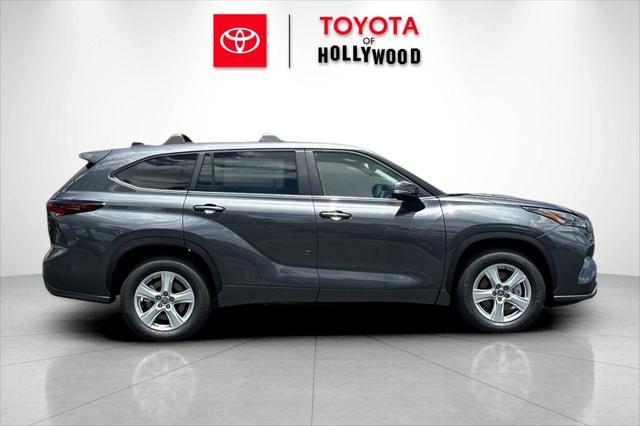 new 2025 Toyota Highlander car, priced at $42,428