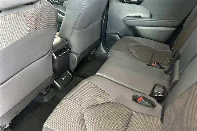 new 2025 Toyota Highlander car, priced at $42,428