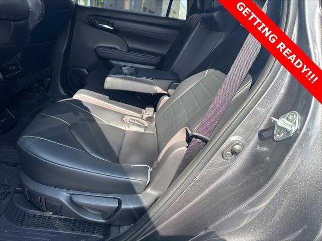 used 2023 Toyota Highlander Hybrid car, priced at $43,995