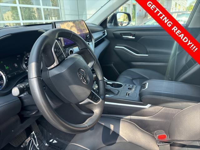 used 2023 Toyota Highlander Hybrid car, priced at $43,995