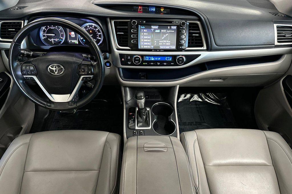 used 2019 Toyota Highlander car, priced at $27,777
