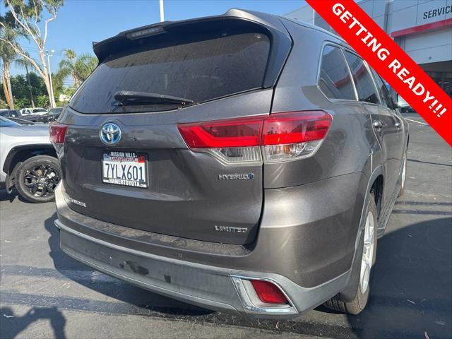 used 2017 Toyota Highlander Hybrid car, priced at $26,995