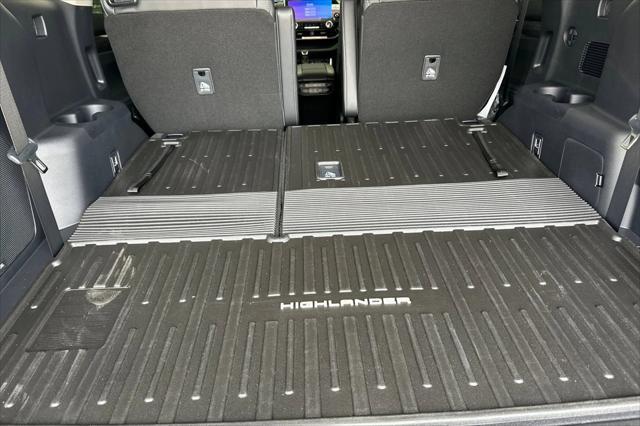 new 2025 Toyota Highlander Hybrid car, priced at $56,753