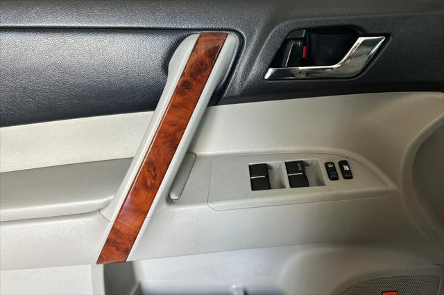 used 2012 Toyota Highlander car, priced at $8,995