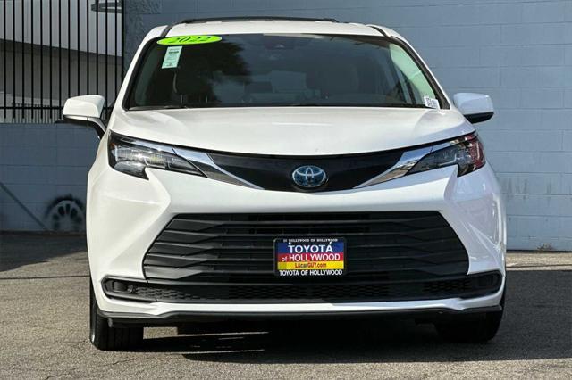 used 2022 Toyota Sienna car, priced at $37,977