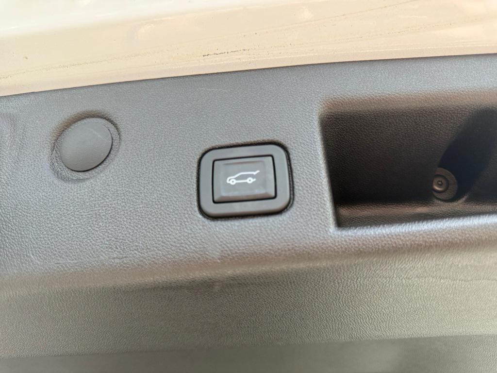 used 2024 Chevrolet Equinox car, priced at $23,220