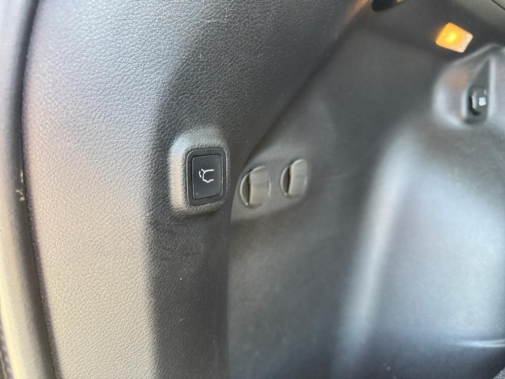 used 2021 Jeep Cherokee car, priced at $19,300