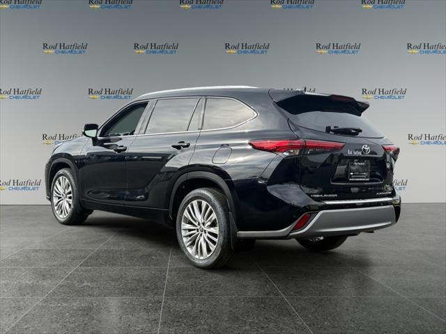 used 2022 Toyota Highlander car, priced at $43,599