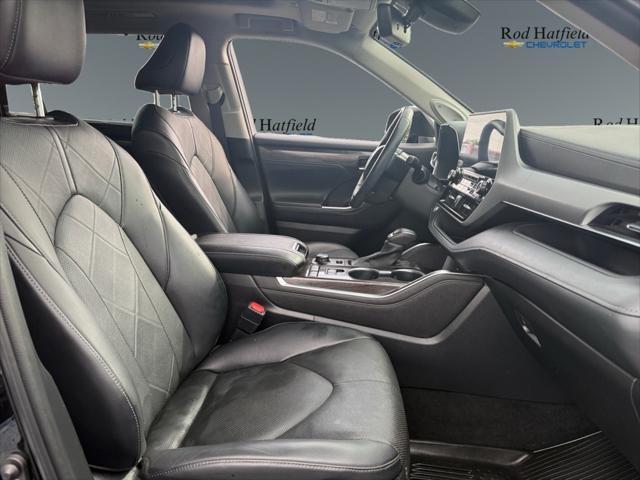 used 2022 Toyota Highlander car, priced at $43,599