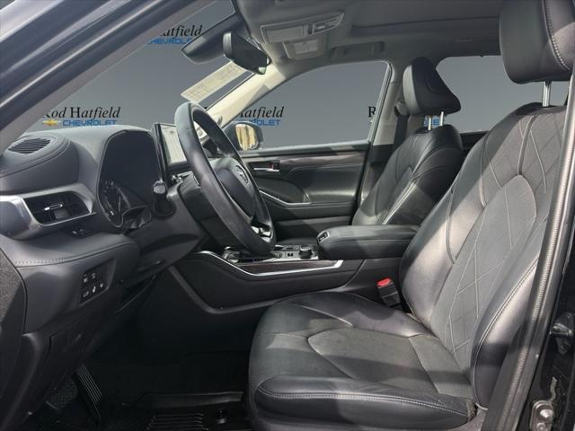 used 2022 Toyota Highlander car, priced at $43,599