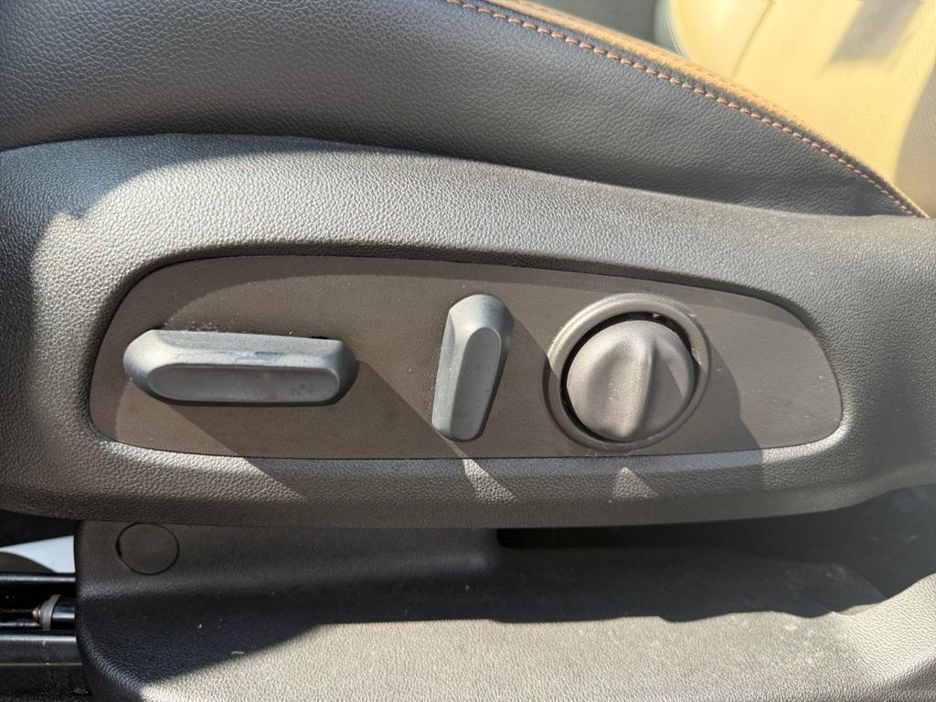 used 2023 Chevrolet Equinox car, priced at $23,871