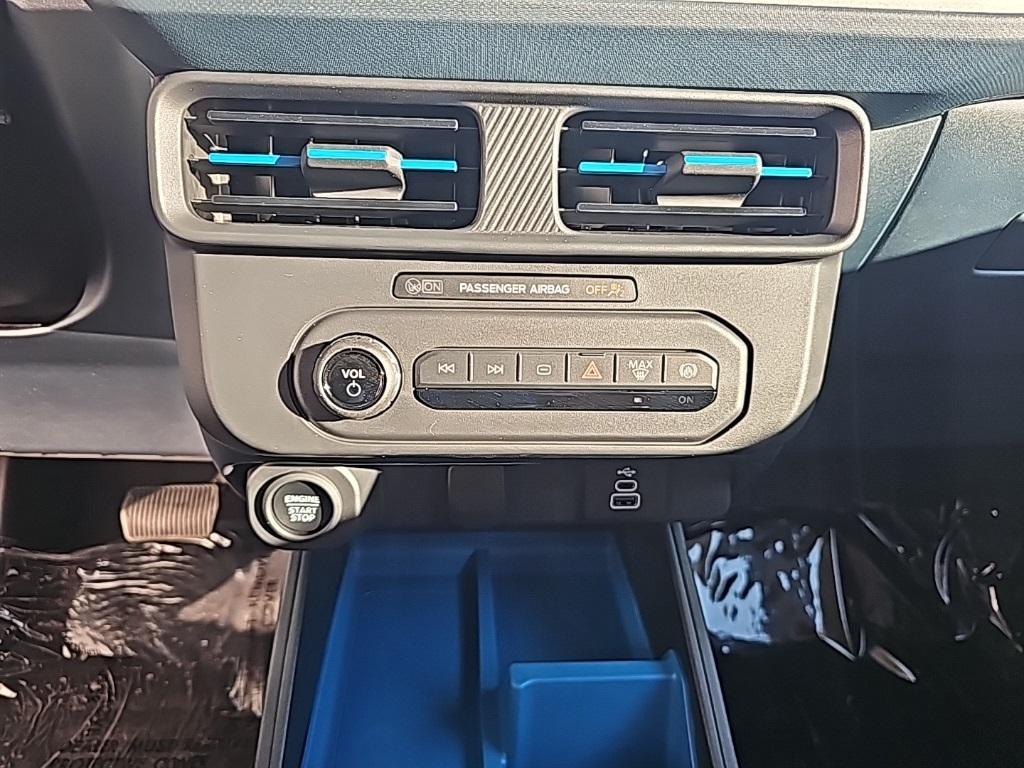 new 2025 Ford Maverick car, priced at $33,202