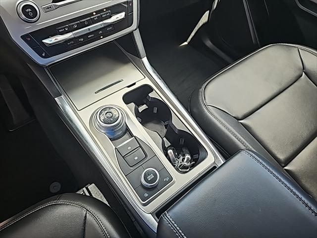 used 2022 Ford Explorer car, priced at $31,290