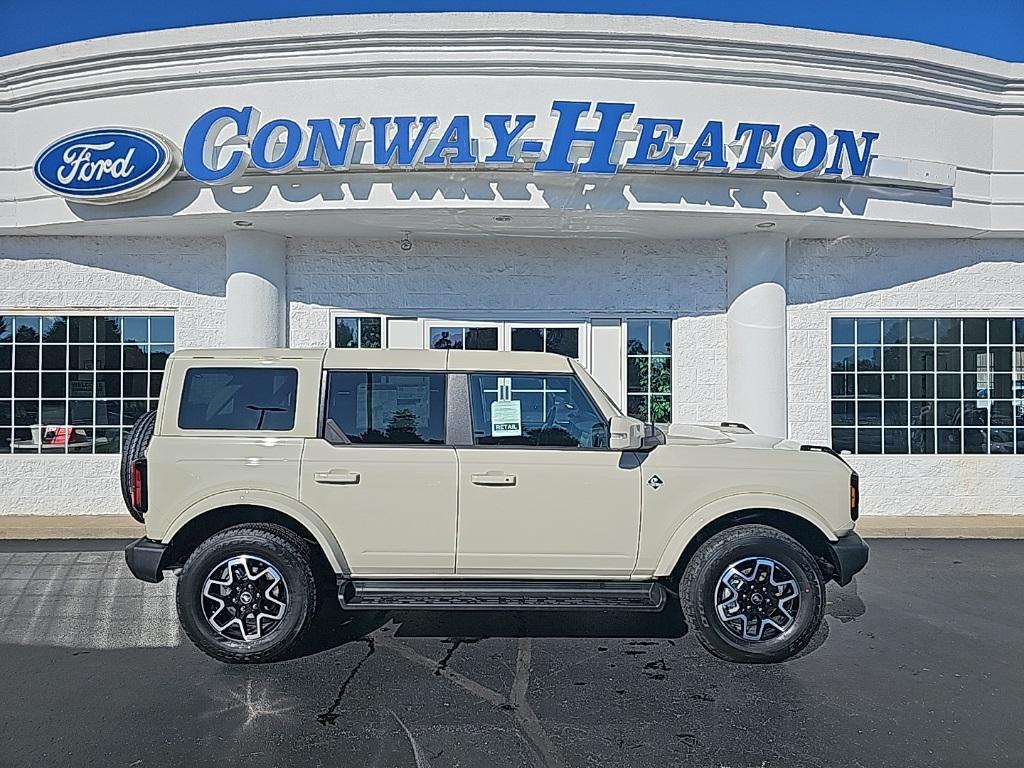new 2025 Ford Bronco car, priced at $53,043