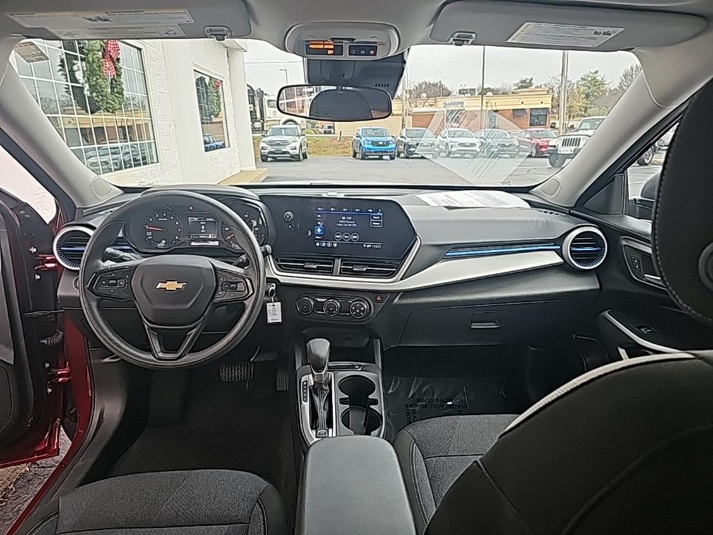 used 2025 Chevrolet Trax car, priced at $22,998
