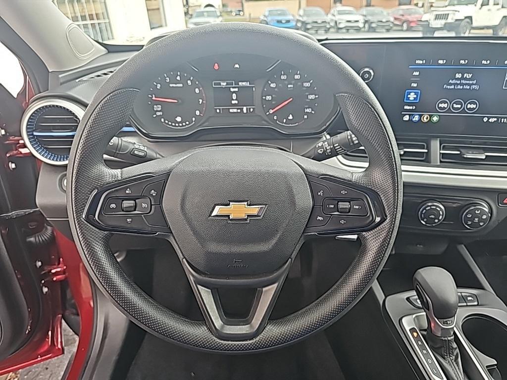 used 2025 Chevrolet Trax car, priced at $22,998