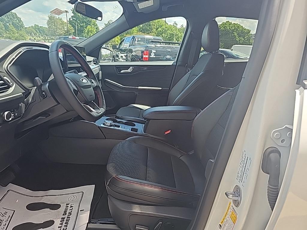 new 2025 Ford Escape car, priced at $29,850