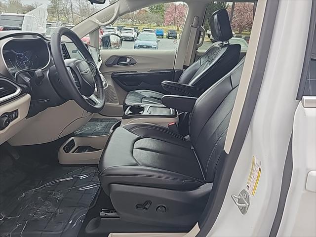 used 2024 Chrysler Pacifica car, priced at $31,998
