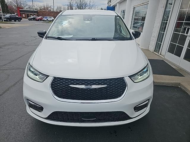 used 2024 Chrysler Pacifica car, priced at $31,998