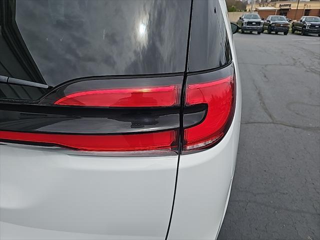 used 2024 Chrysler Pacifica car, priced at $31,998