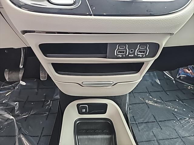 used 2024 Chrysler Pacifica car, priced at $31,998